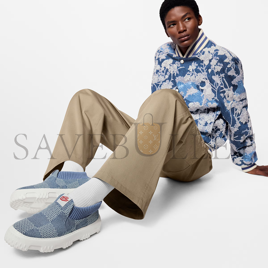 l**is V*t*n lv space lander slip on 1acvq4